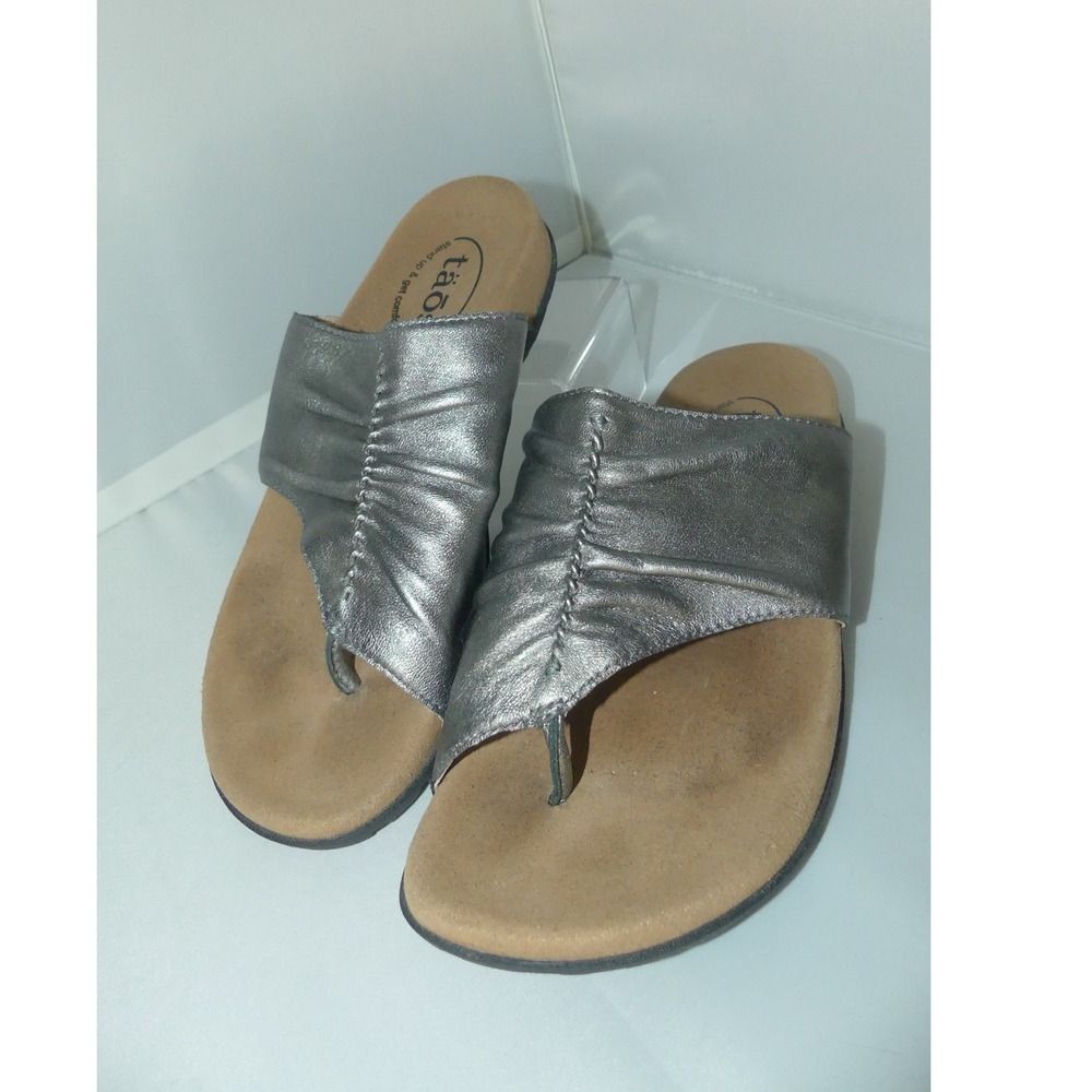 Taos Gift 2 Metallic Silver Leather Thong Slide Sandals Womens Size 7 Comfort
